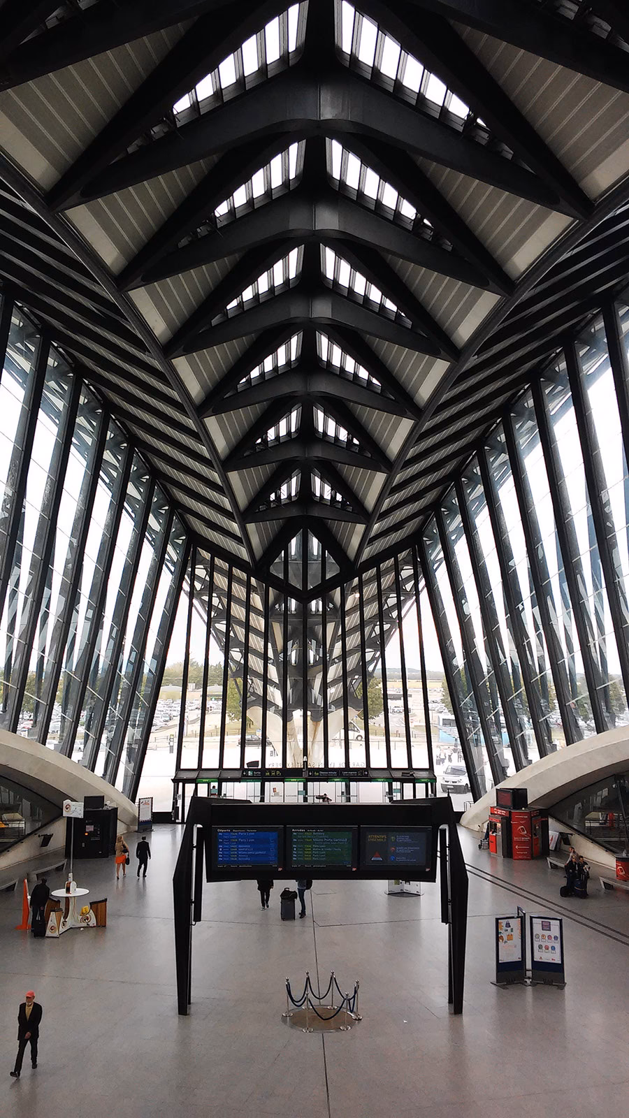 ¿Cuánto cuesta un Uber del aeropuerto de Lyon al centro?