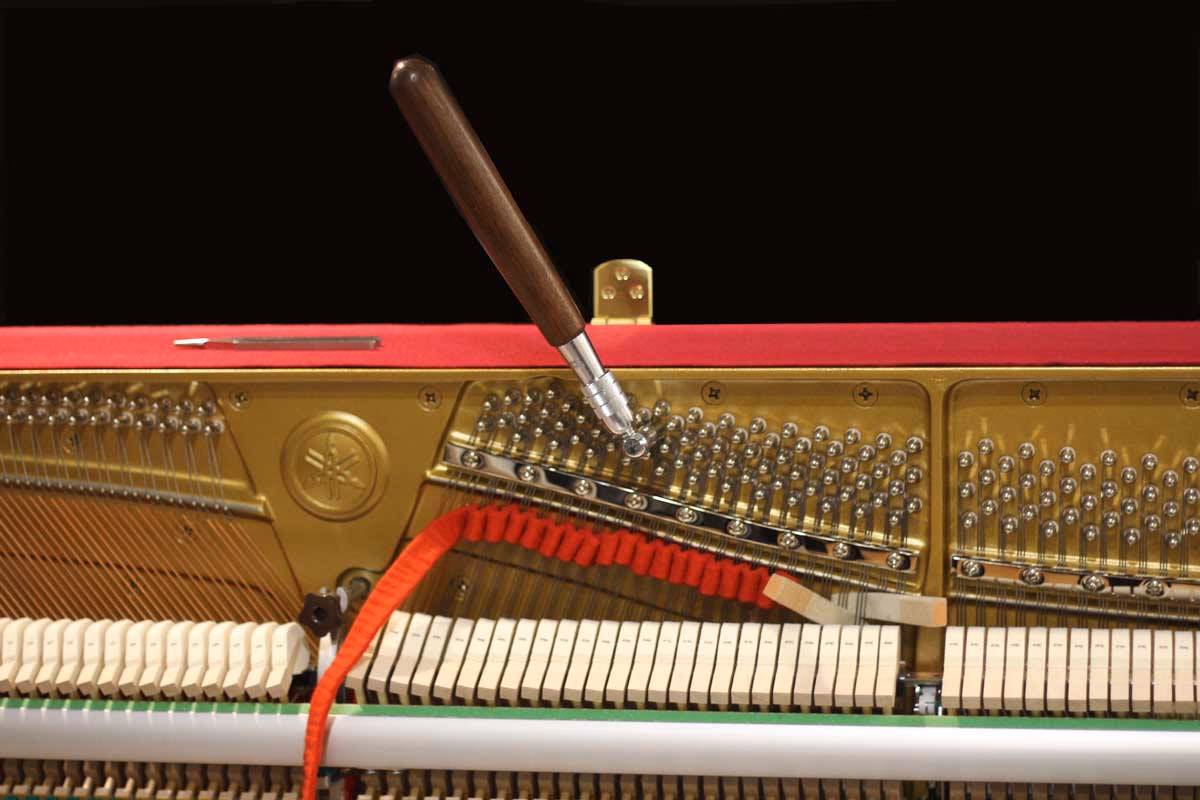 ¿Cuánto cobra un afinador de piano?