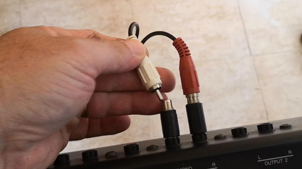 ¿Cómo conectar un teclado a un altavoz?