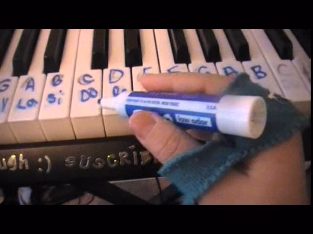 ¿Cómo pegar una tecla de un teclado?