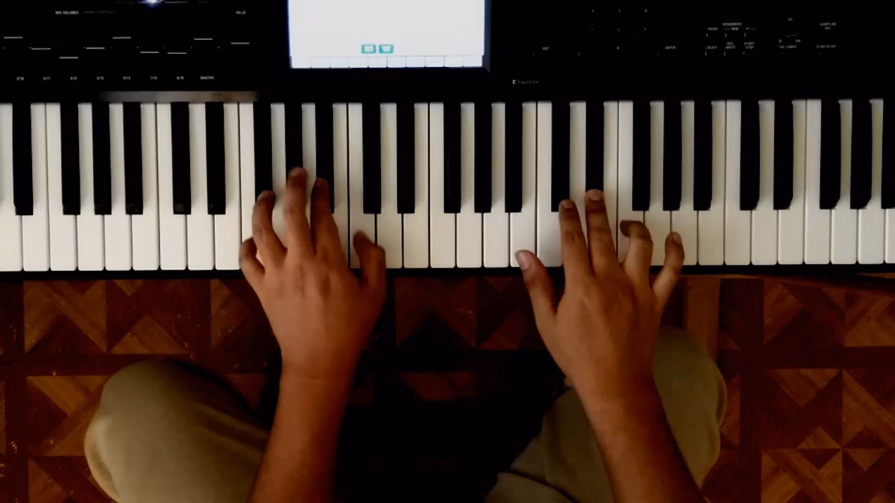 ¿En qué tonalidad está la versión para piano de Chandelier?