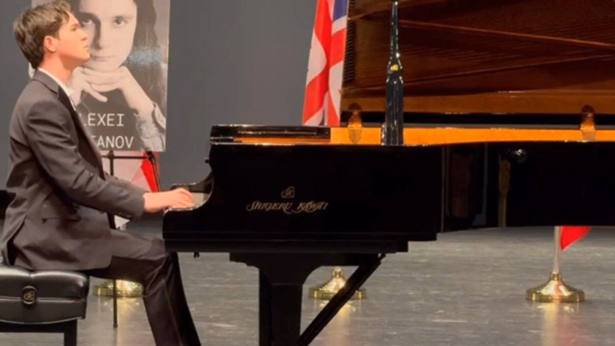 ¿Cuántos afinadores de piano hay en la ciudad de Chicago?