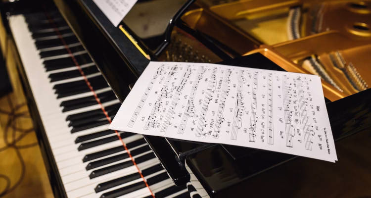 ¿Cuánto cuesta aprender a tocar el piano?