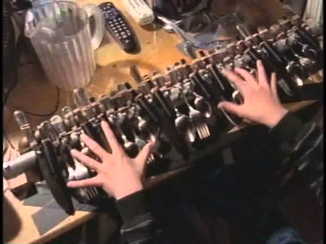 ¿Qué instrumento musical toca Dewey?