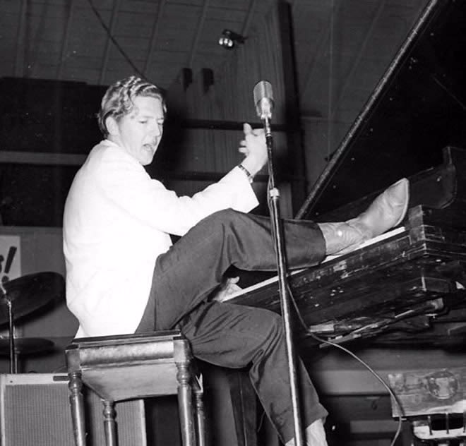 ¿Jerry Lee Lewis realmente prendió fuego al piano?