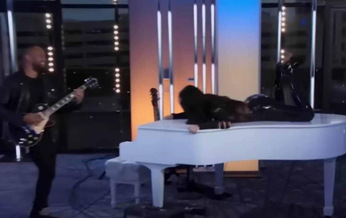 ¿Qué instrumentos sabe tocar Katy Perry?