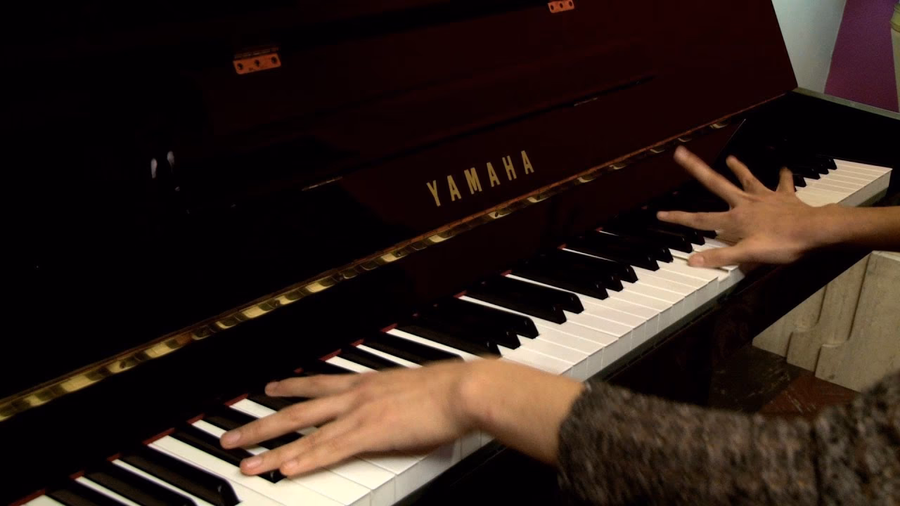 ¿Cómo emite sonido el piano?